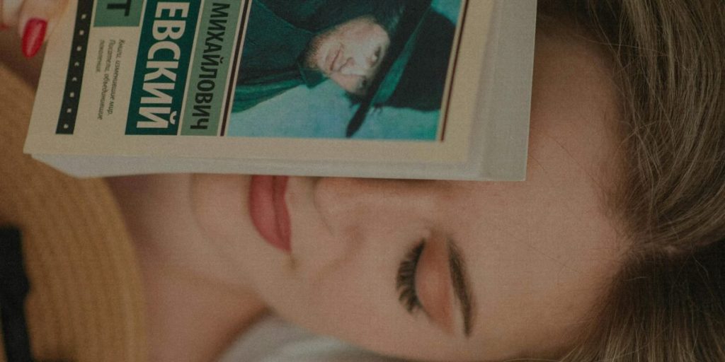 This guide walks you through the essential Ray Bradbury books, from his life and influences to the novels and short story collections that define his career. It...