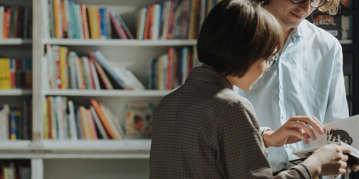 Writers or readers discuss the profound impact of a literary master in a collaborative setting.