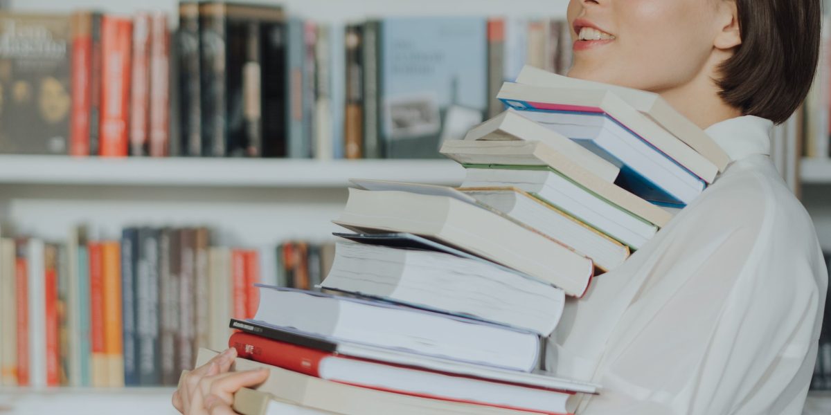 A new reader considering a complex fantasy series, feeling slightly overwhelmed by its scope.